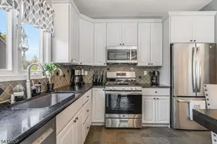 228 Woodside Ln, Bridgewater, NJ 08807 - Photo 4