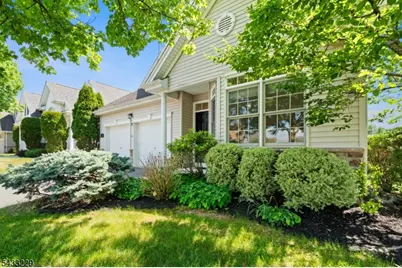 35 Hardenbergh St, Franklin Township, NJ 08873 - Photo 4