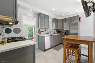 156 N Hillside Ave, Chatham, NJ 07928 - Photo 4