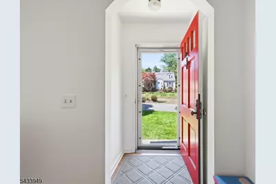 156 N Hillside Ave, Chatham, NJ 07928 - Photo 6