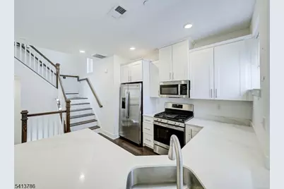 67 Veterans Way, Morris Plains, NJ 07950 - Photo 8