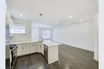 67 Veterans Way, Morris Plains, NJ 07950 - Photo 12