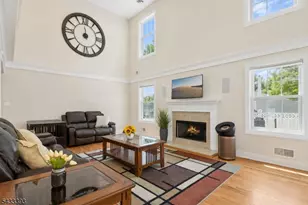 33 Stanton St, Clark Township, NJ 07066 - Photo 4