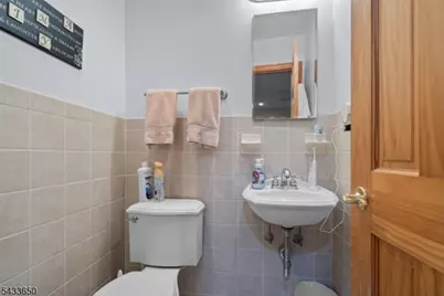 17 Foxhill Ln, Ringwood, NJ 07456 - Photo 32
