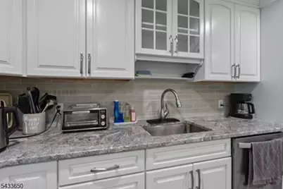17 Foxhill Ln, Ringwood, NJ 07456 - Photo 16