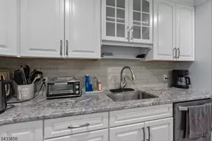 17 Foxhill Ln, Ringwood, NJ 07456 - Photo 16