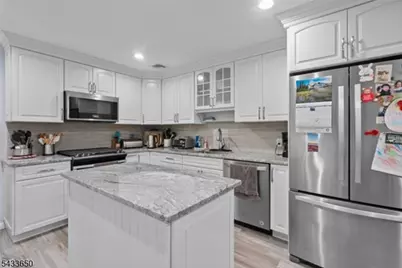 17 Foxhill Ln, Ringwood, NJ 07456 - Photo 18