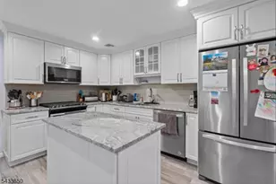 17 Foxhill Ln, Ringwood, NJ 07456 - Photo 18