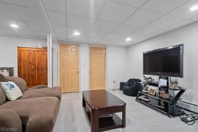 17 Foxhill Ln, Ringwood, NJ 07456 - Photo 36