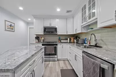 17 Foxhill Ln, Ringwood, NJ 07456 - Photo 12