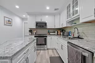 17 Foxhill Ln, Ringwood, NJ 07456 - Photo 12