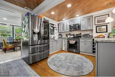371 Raleigh Rd, Rahway, NJ 07065 - Photo 6