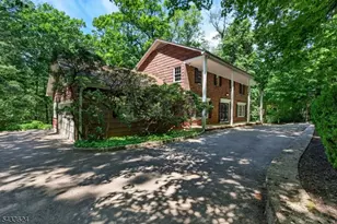 53 Joan Dr, Watchung, NJ 07069 - Photo 2