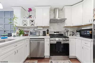 235 Dakota St, Paterson, NJ 07503 - Photo 6