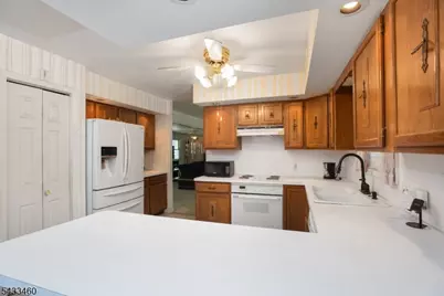110 Edgewood Ave, Green Brook Township, NJ 08812 - Photo 4