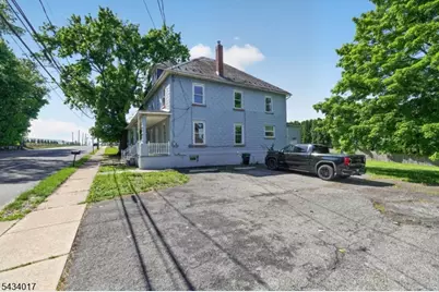 582 Roseberry St, Phillipsburg, NJ 08865 - Photo 2