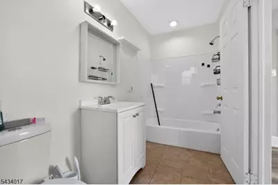 582 Roseberry St, Phillipsburg, NJ 08865 - Photo 32