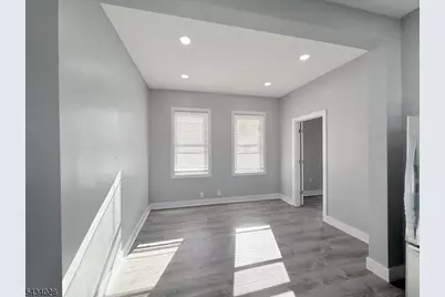 46 Hayward Ave, Carteret, NJ 07008 - Photo 2