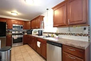 527 E Main St, Bridgewater, NJ 08807 - Photo 14