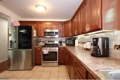 527 E Main St, Bridgewater, NJ 08807 - Photo 16