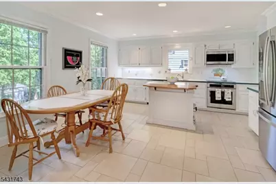 47 Lisa Dr, Chatham Township, NJ 07928 - Photo 4