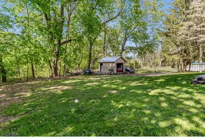 24 High St, Bloomsbury, NJ 08804 - Photo 6