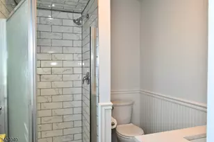 10 Garden Dr, Elmwood Park, NJ 07407 - Photo 18