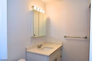 10 Garden Dr, Elmwood Park, NJ 07407 - Photo 24