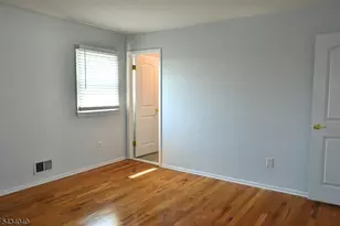 10 Garden Dr, Elmwood Park, NJ 07407 - Photo 16