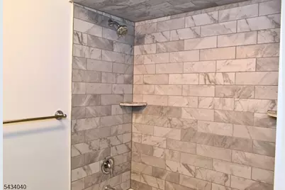 10 Garden Dr #2, Elmwood Park, NJ 07407 - Photo 26
