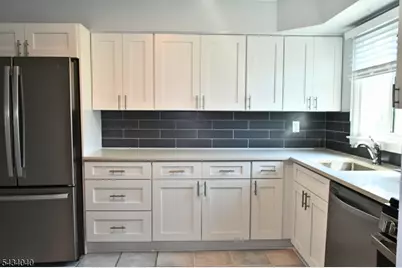 10 Garden Dr #2, Elmwood Park, NJ 07407 - Photo 10