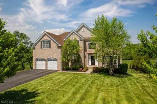 7 Heaton St, Mount Olive, NJ 07828 - Photo 2