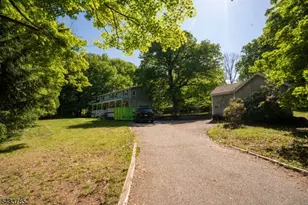 30 Mountainview Ave, Mount Arlington, NJ 07856 - Photo 2