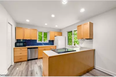 625 Maxim Dr, Hopatcong, NJ 07821 - Photo 24