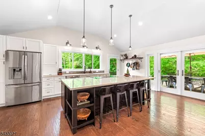 625 Maxim Dr, Hopatcong, NJ 07821 - Photo 10