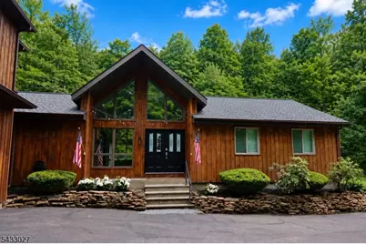 625 Maxim Dr, Hopatcong, NJ 07821 - Photo 2