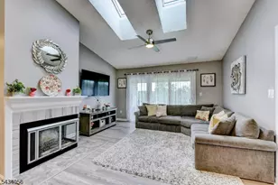 121 Woodward Ln, Bernards Township, NJ 07920 - Photo 4
