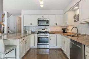 78 Heritage Ct, Montville Township, NJ 07082 - Photo 4