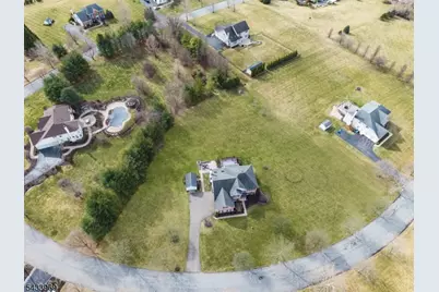 16 Steeplechase Lane, Franklin Township, NJ 08802 - Photo 2