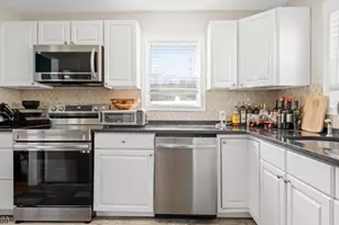 8 Navajo Ave, Parsippany, NJ 07034 - Photo 2
