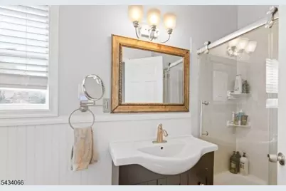 8 Navajo Ave, Parsippany, NJ 07034 - Photo 14