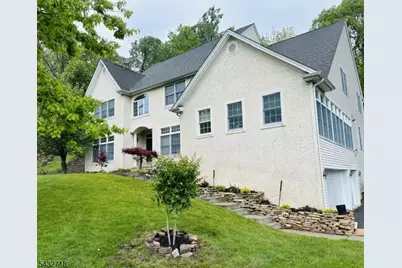 8 Pring Ct, West Orange Township, NJ 07052 - Photo 2