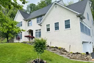 8 Pring Ct, West Orange Township, NJ 07052 - Photo 2