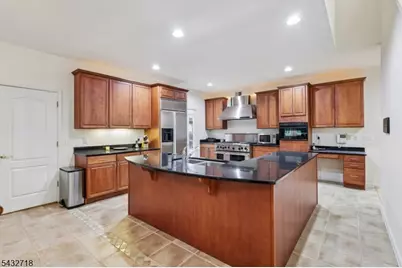 8 Pring Ct, West Orange Township, NJ 07052 - Photo 18