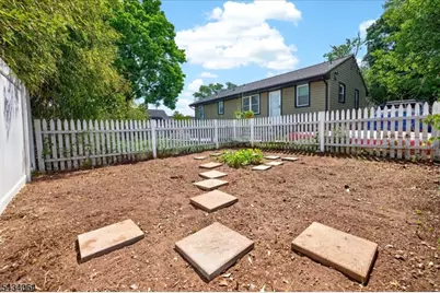 11 Franklin St, South Bound Brook Boro, NJ 08880 - Photo 26