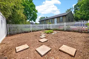 11 Franklin St, South Bound Brook Boro, NJ 08880 - Photo 26