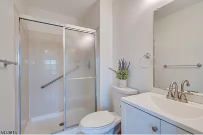 5 Heritage Sq, Sayreville, NJ 08872 - Photo 32