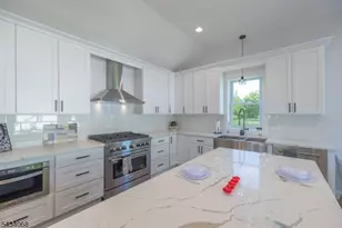 121 Fairview Dr, Branchburg Township, NJ 08853 - Photo 10