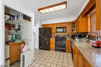 11 Tobyhanna Trl, Hopatcong, NJ 07843 - Photo 4