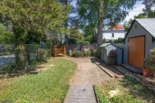46 Delevan St, Lambertville, NJ 08530 - Photo 2